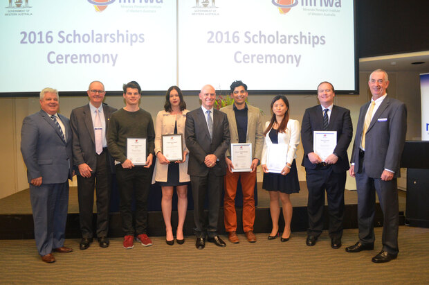 Mines and Petroleum Minister Sean L’Estrange presented eight postgraduate and PhD students with prizes awarded by the Minerals Research Institute of Western Australia. 