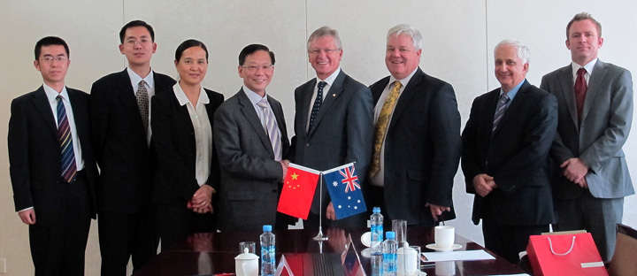 Minister Bill Marmion and Director General Richard Sellers are welcomed by Ministry of Land Resources (MLR) Director General Dr Jiang Jianjun. Left: MLR officers and DMP Mineral Promotion Senior Manager Dr Gaomai Trench. Right: Mr Marmion's Chief of Staff Colin Edwardes and Western Australia Trade Office Regional Director Nathan Backhouse.