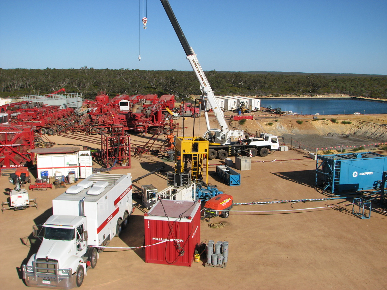Arrowsmith 2 well in the northern Perth Basin undergoing hydraulic fracture stimulation (Photo courtesy of Norwest Energy NL)